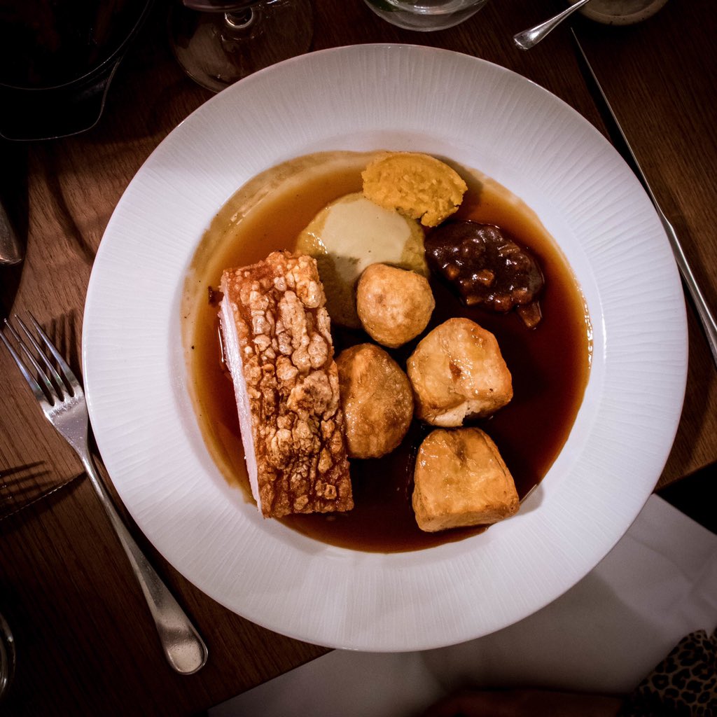 Plans for tomorrow? How about a delicious Sunday roast with all the trimmings? 😋 

A perfect place to pitch up for such a tasty feast would be @theponyandtrap located on the fringes of Chew Magna 👍🏻

Check out my review here:

thebathonian.com/theblog/2019/1…

#VisitBath #VisitBristol