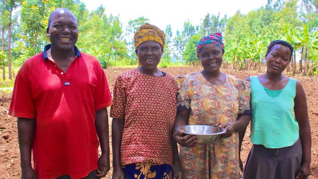 TYakushigawa's tweet photo. ใWhat is the #SocialSolution for #AlphajiriLtd ใ
Called #AlphaChama, smallholders' groups of 10-15 people
* Strong discipline to actively live
* Can receive training, inputs, loans, crop purchasing services
* Independently do table banking / savings
* Disaster relief system https://t.co/r0eqUtmlQ8