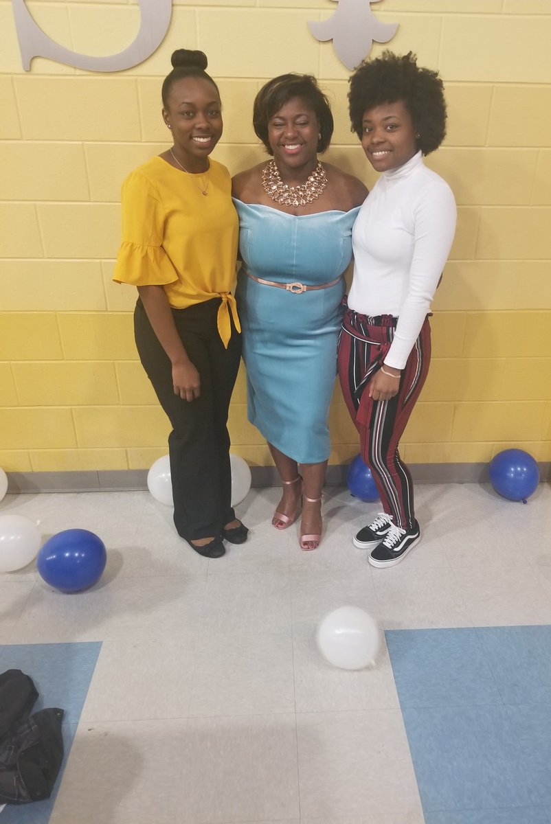 coachitkt's tweet image. 2018 SELMA HIGH VOLLEYBALL BANQUET IN THE BOOKS ....With 2 of 6 seniors #mycaptains #ladysaints 
@SelmaSchools @DrAvisW
