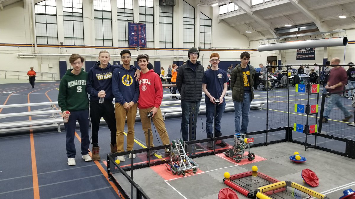 Justin_Zummo's tweet image. Faster than Light and Big Baller Bots are competing at Evanston HS today, GO TITANS! #GBSENGINEERING #GBSNOW #VEXROBOTICS