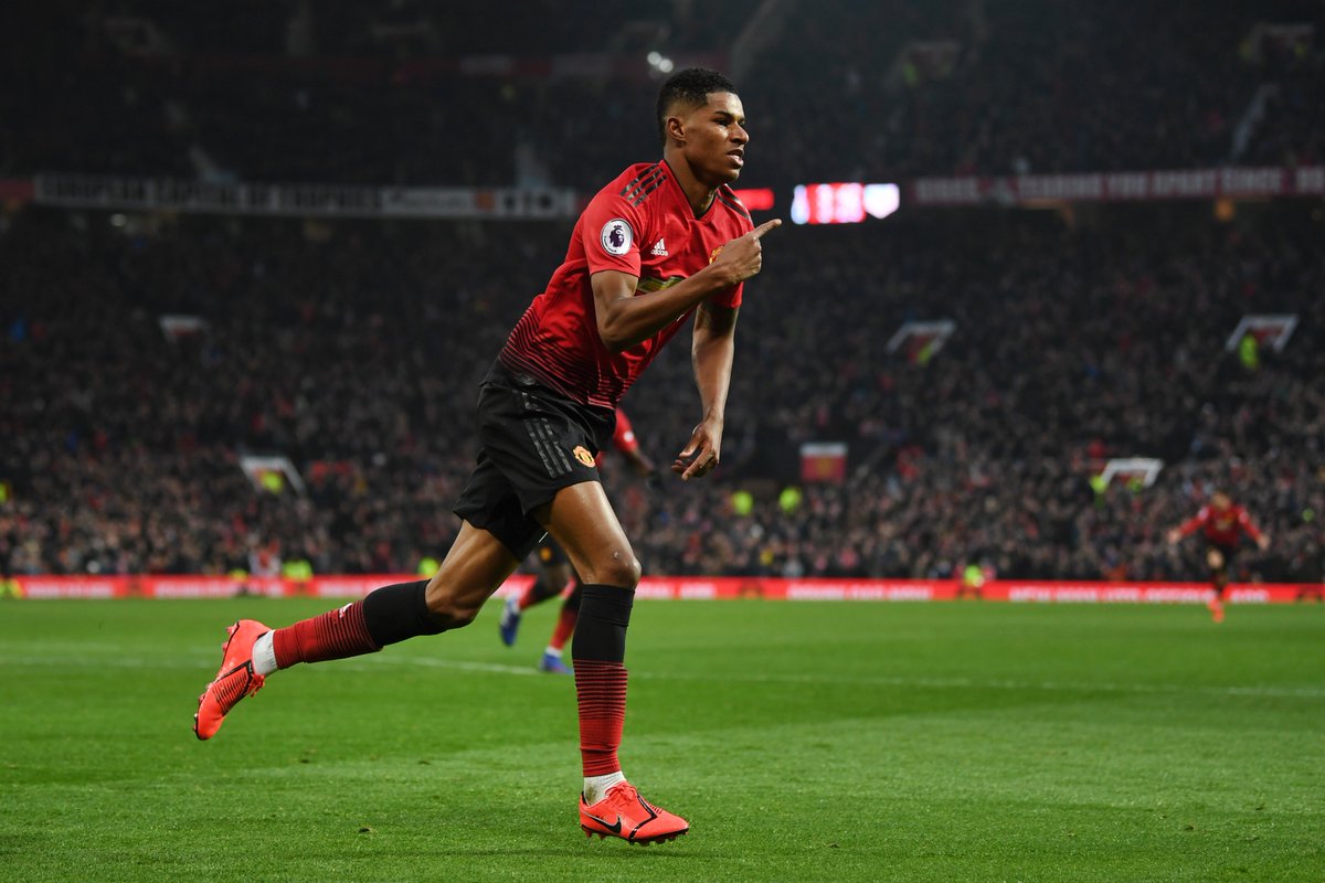 ChampionsLeague's tweet photo. 👏👏👏 7️⃣ straight wins for Manchester United 🔥

#UCL https://t.co/wotbB4mPQL