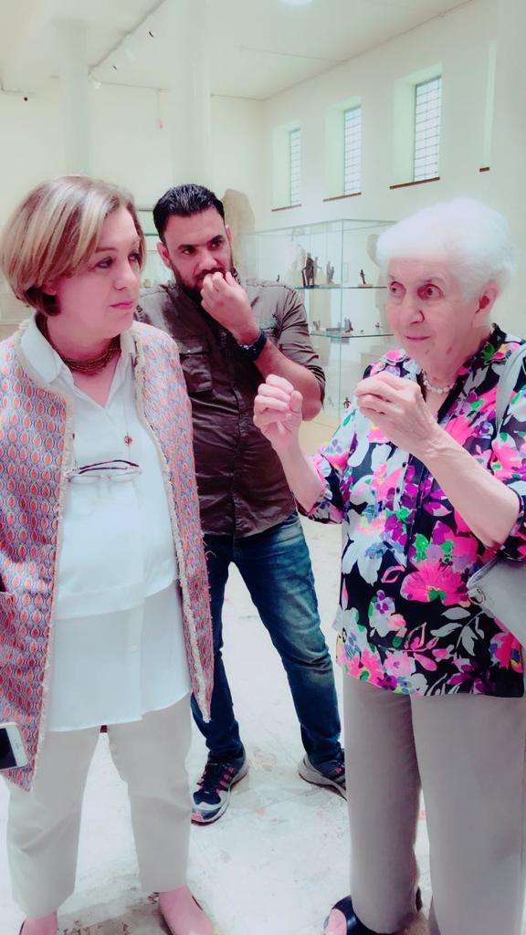 ببالغ الحزن أنعى رحيل الدكتورة لمياء الكيلاني عالمة الاثار العراقية التي تركت ارثا كبيرا من الانجازات والبحوث والدراسات وكانت الصديقة والاخت والاستاذة التي تعلمت منها الكثير.
أعزي جميع الاثاريين والمثقفين وذوي الفقيدة بهذا المصاب الاليم..