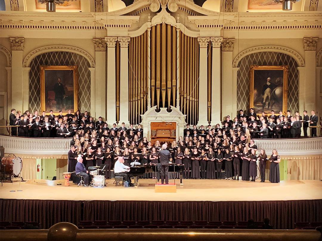MsNuttingMusic's tweet photo. MHS chorus students Ram Tysoe, Daphne Freeman, Sarah McCarthy, Sam Jacobs, Matt Bullard, and Dan Rice sing with the Massachusetts Central District Chorus at Mechanics Hall in Worcester. So proud! #CDMMEA https://t.co/1wNwZ7UJ8h