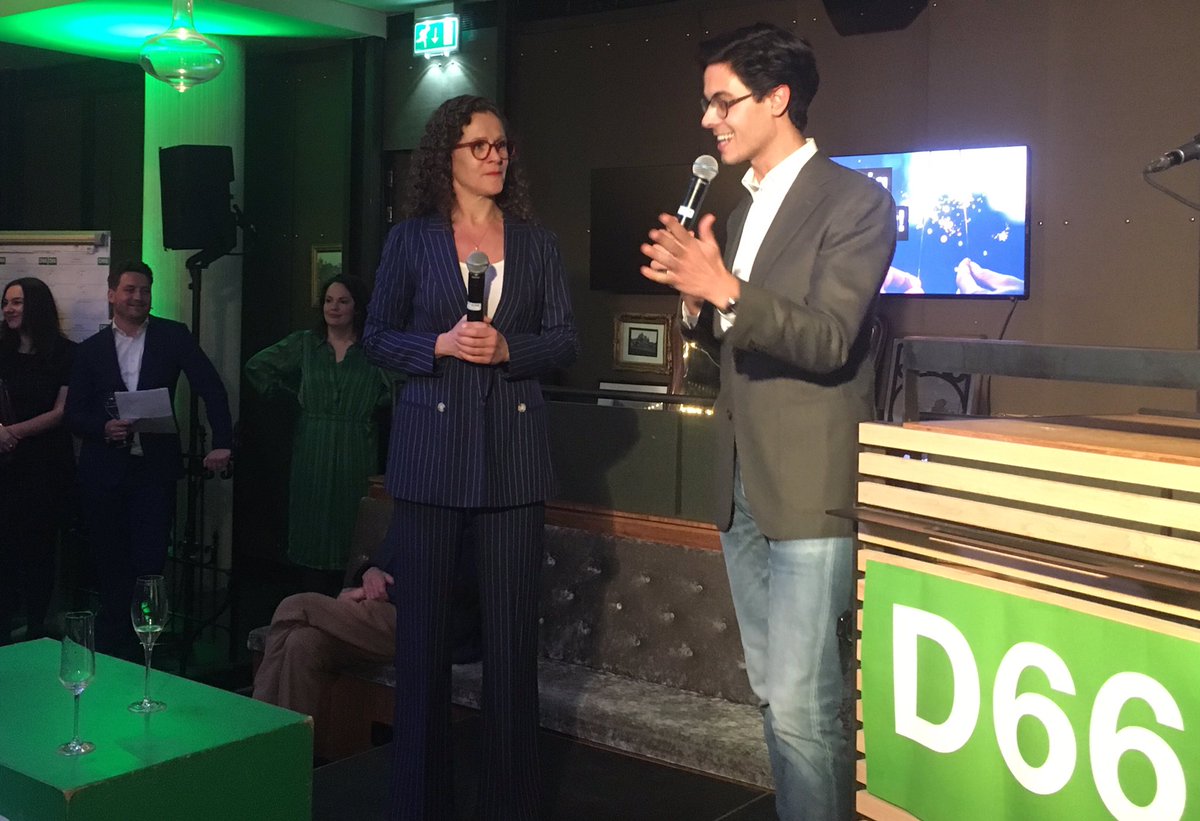 d66amsterdam's tweet photo. “D66 blijft in staat om in een versplinterd politiek landschap bruggen te slaan en samen te werken.” En “Het klimaatakkoord dat komt er gewoon, dat gaan we samen regelen!” Aldus @RobJetten in gesprek met @SophieintVeld op de @d66amsterdam nieuwjaarsreceptie. https://t.co/aWyW6JLxqx