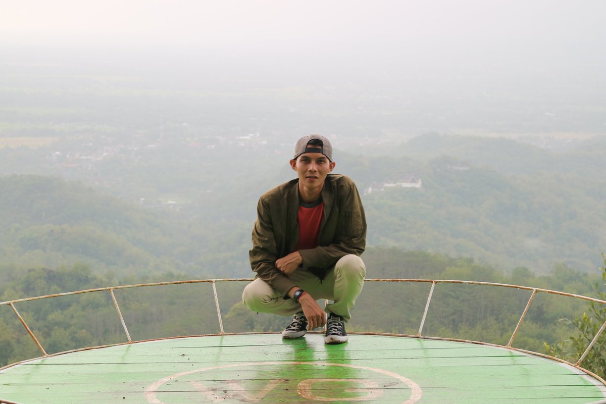 siiaden's tweet photo. Siapa tau nemu jodo biar kalau foto sbelah nya ada yg nemenin ga sendirian mulu ahahha #birojomblo https://t.co/fqmTQzTl9E