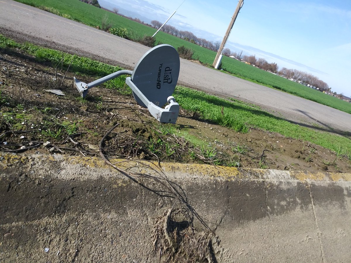 esormit's tweet photo. @dish how much do i get for a finders fee?? 💸 💰 https://t.co/UgHFL3Ir1R