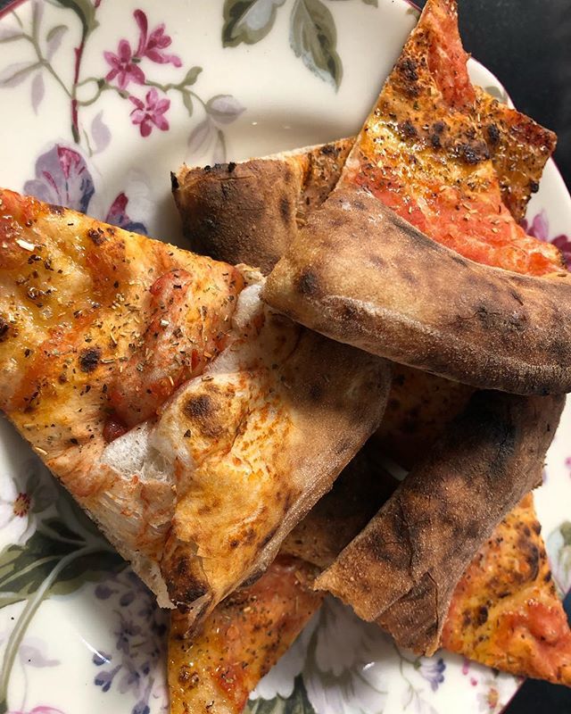 gillespudlowski's tweet image. La #foccacia de @nicola_iovines @caterinarestaurant @lagrandeepicerie @iovines_pizzerie bit.ly/2W4SExy