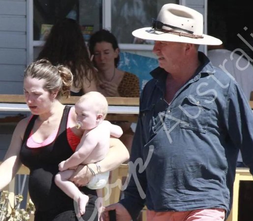 dailytelegraph's tweet image. Ex-PM Barnaby Joyce and his former political staffer, now partner, Vikki Campion are expecting their second child together. bit.ly/2FLCzXD