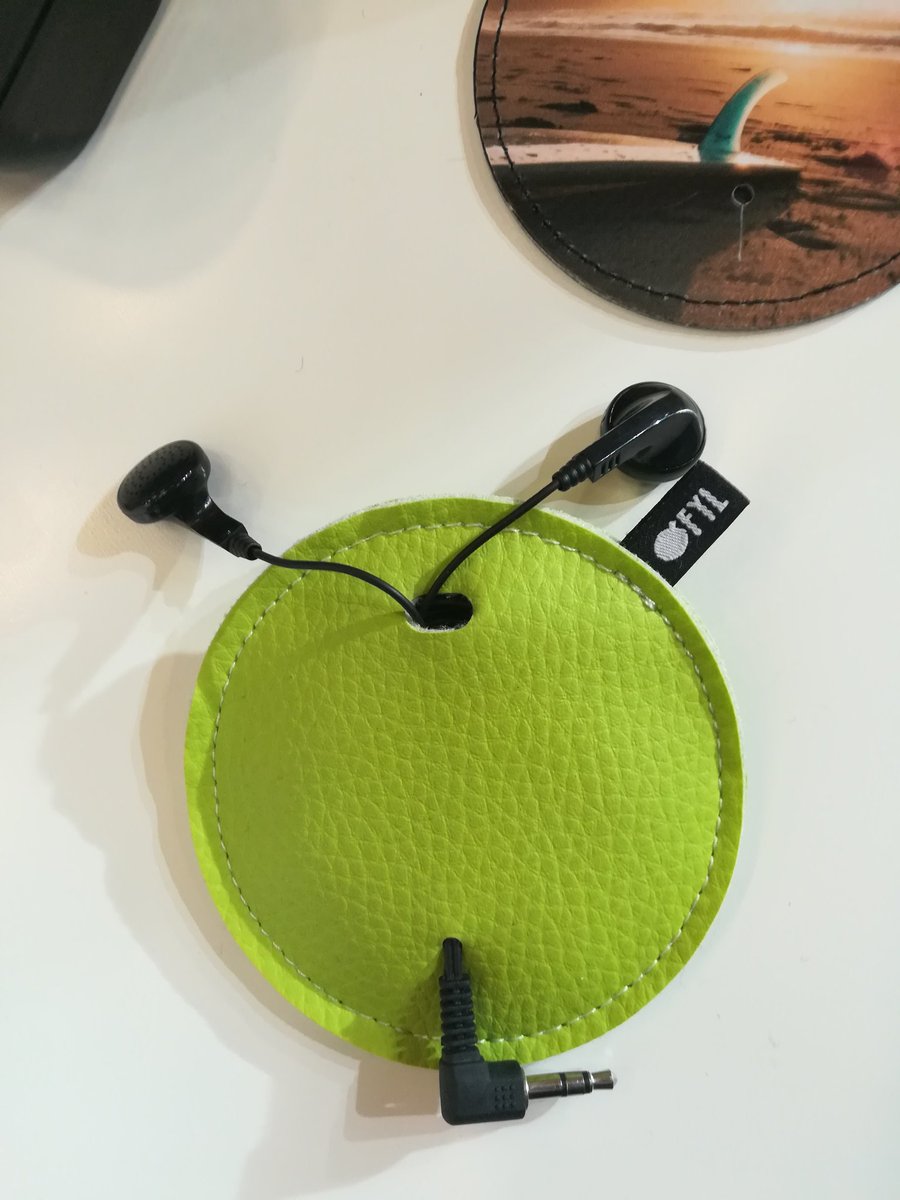 kouame_flora's tweet photo. #jamaissansmonofyl ce matin avec les #Digitalent au salon #MO19 en compagnie de l'inventeur🧠🤓 de OFYL, la marque que nous accompagnons dans le cadre de #Amazon campus challenge.Vous en avez marre 🤬 des écouteurs qui 🔀🔀? Ben..il y a OFYL! ➡️ https://t.co/NWxljrxFkJ https://t.co/GPyji8zz1c