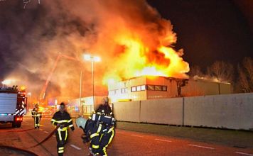 Uitslaande #Brand in leegstaand kantoorpand #Hoogerheide onder controle - bit.ly/2T40wNE - #Uitslaand #Voltweg