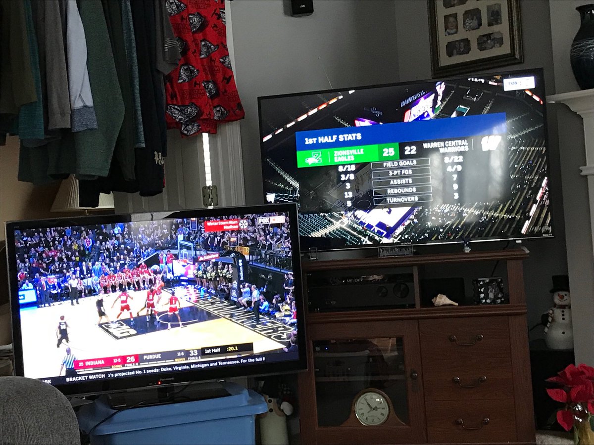 BridgetKizer's tweet photo. This is how we do #BasketballDayIndiana https://t.co/X0B63h46Hp