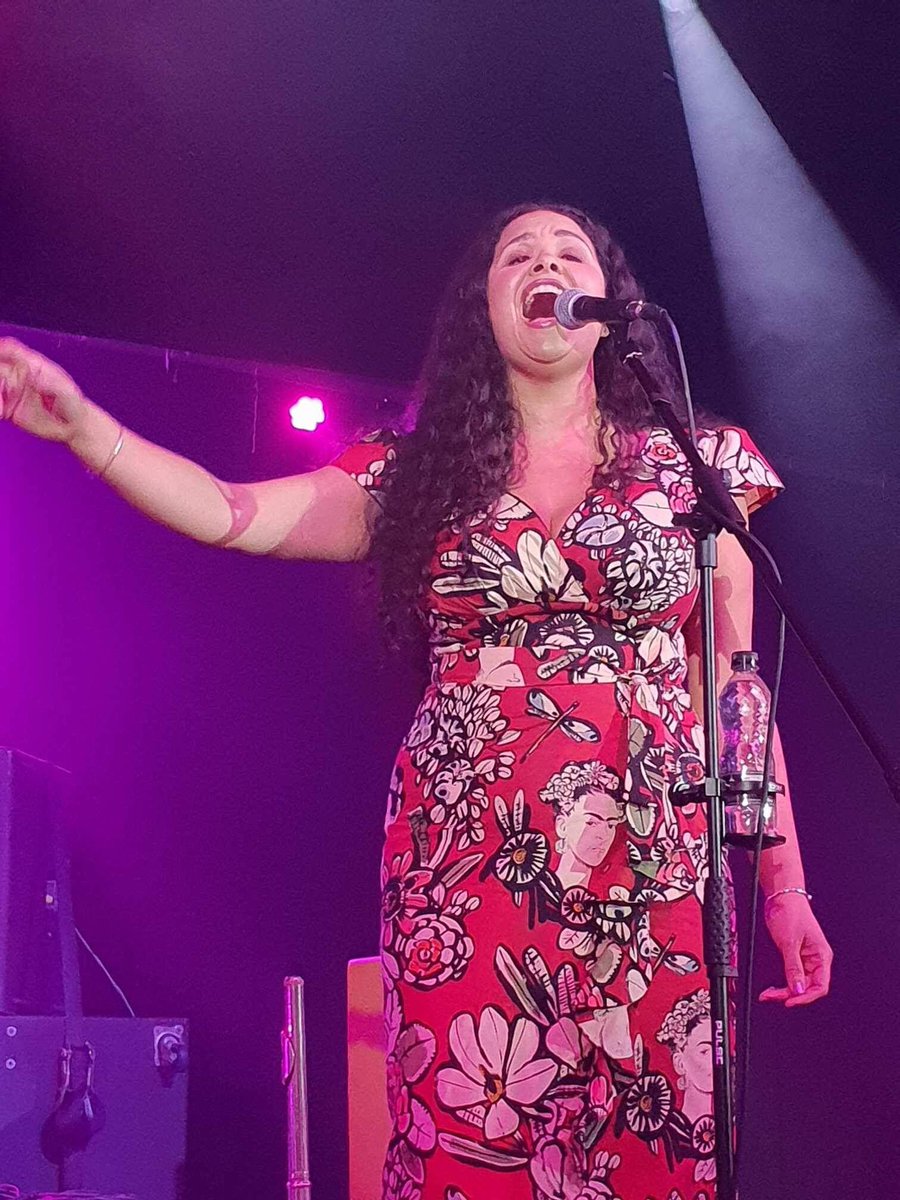 BluesMattersMag's tweet photo. The Belle of British Blues @kyla_brox last night at Butlins Skegness with Giles Robson all stars. Kyla heads off to be the UK representative at the IBC in Memphis next week. All the best Kyla, we know they’re going to live you as much as we do! 💙 https://t.co/7BvaWRctEk