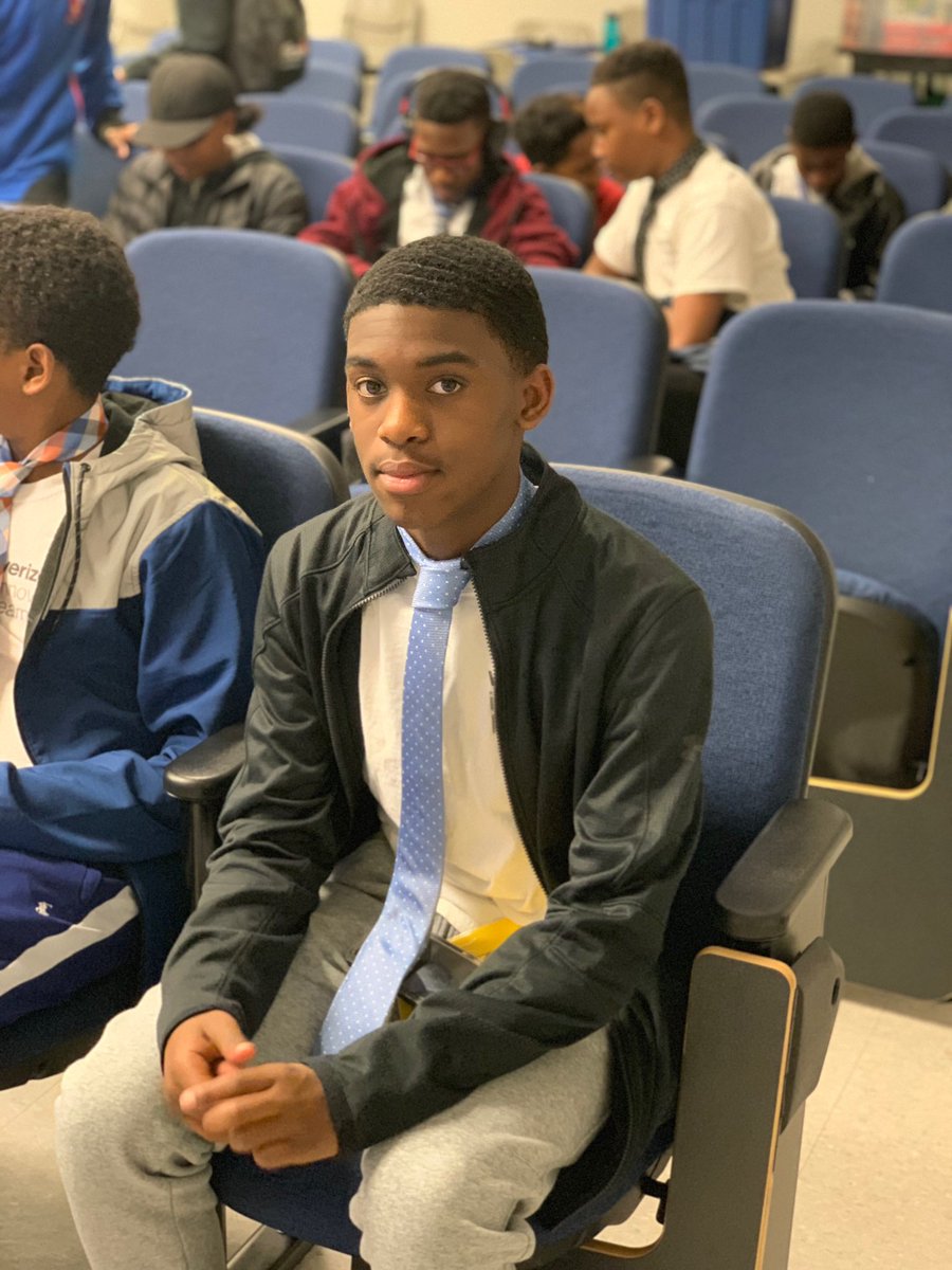 ABPositively's tweet photo. @NCAT_VIL_MM Proud of my shining star award winner for positivity! And he perfected tying a tie! #Base11 #VILMM #NCAT #AggiesDo https://t.co/8HvulwVEw2