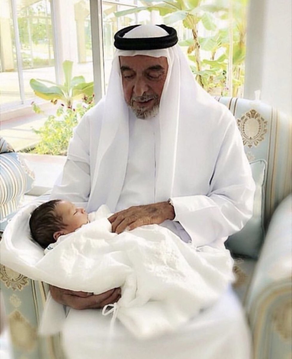 اللهم إنا نسألك أن تحفظ والدنا الشيخ #خليفة_بن_زايد وتلبسه ثوب الصحة والعافية والعمر المديد