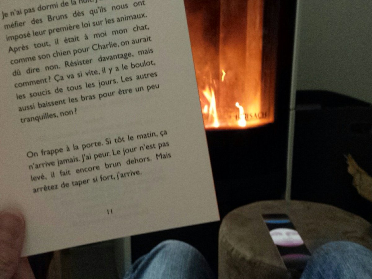CdiGremillon's tweet photo. #Nuitdelalecture 
Lecture ou relecture de la nouvelle de Franck Pavloff. Et vous, vous lisez comment ?! https://t.co/zFuKmvq3fc