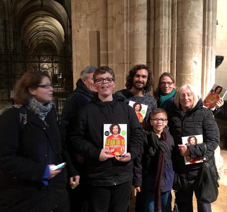 KatherineScarff's tweet photo. @thebodycoach @Ely_Cathedral @ToppingsEly lovely meeting this lovely inspiring man..congrats on a great evening x https://t.co/6LZNzvVIOC
