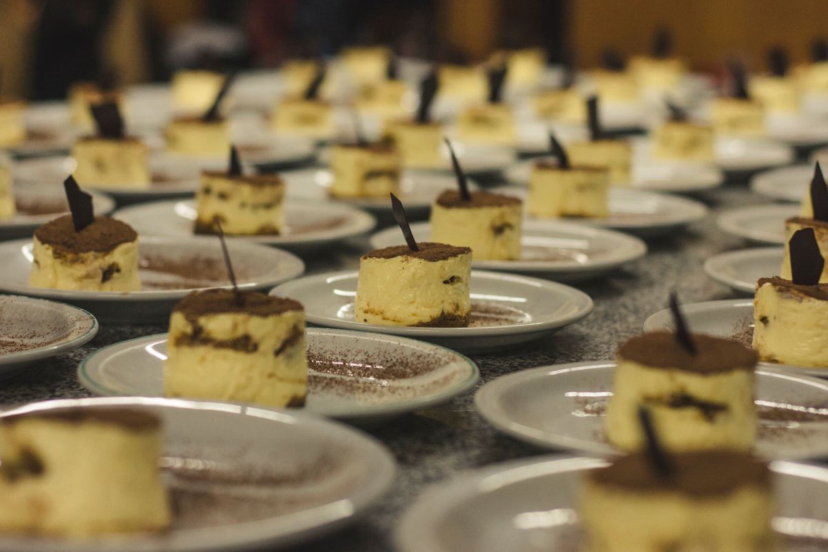 ValledelSolSRC's tweet photo. Ayer viernes 18 de enero, vivimos la noche de #CokiIntima. Boleros, canciones románticas y un final a puro cuarteto cordobés. Gastronomía de excelencia y la maravillosa voz de la diosa cordobesa @cokiramirez. 💃✨🎶
#DescubriTuLugar
#Verano2019 https://t.co/cOUq0Xo6nl