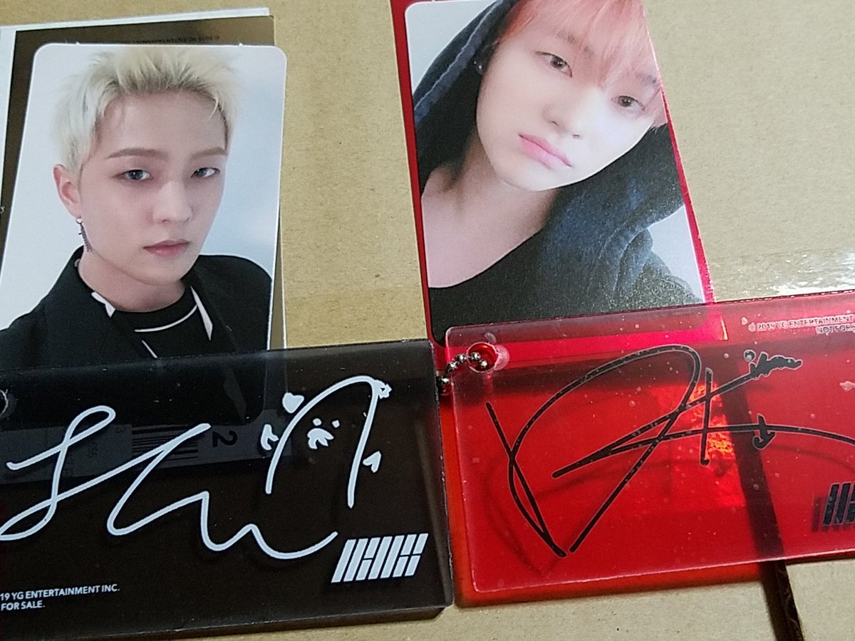 kanasya0112's tweet photo. Ikon(交換&amp;拡散希望)
iKON NEWKIDS REPACKAGE

黒ver:アクリルキーホルダー :チャヌ
　　　トレカ　　　　　　　:DK

赤ver:アクリルキーホルダー :DK
　　　トレカ　　　　　　　:JAY

とても難しいと思うのですがすべて同種のハンビンと交換お願い致します‼️
よろしくお願いいたします‼️ https://t.co/RbrfdUbC6P