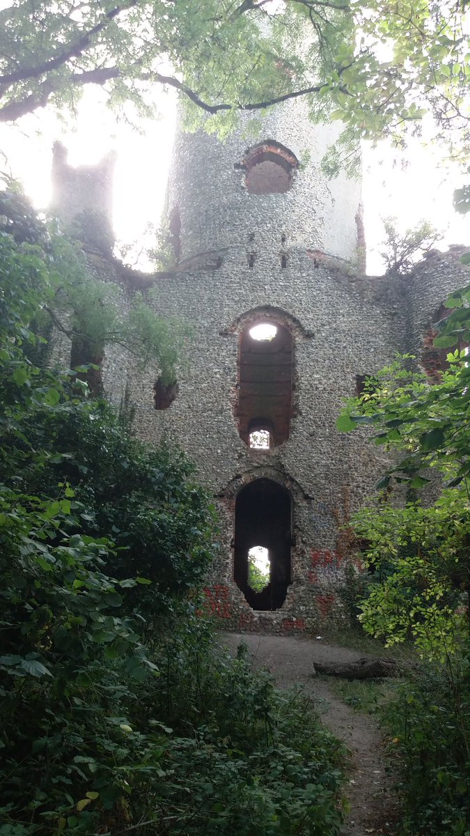 TheCasualSniper's tweet photo. I love this place.....then I noticed the white lettering, love it even more. #Racton #safe https://t.co/Ktp6CwUgL0