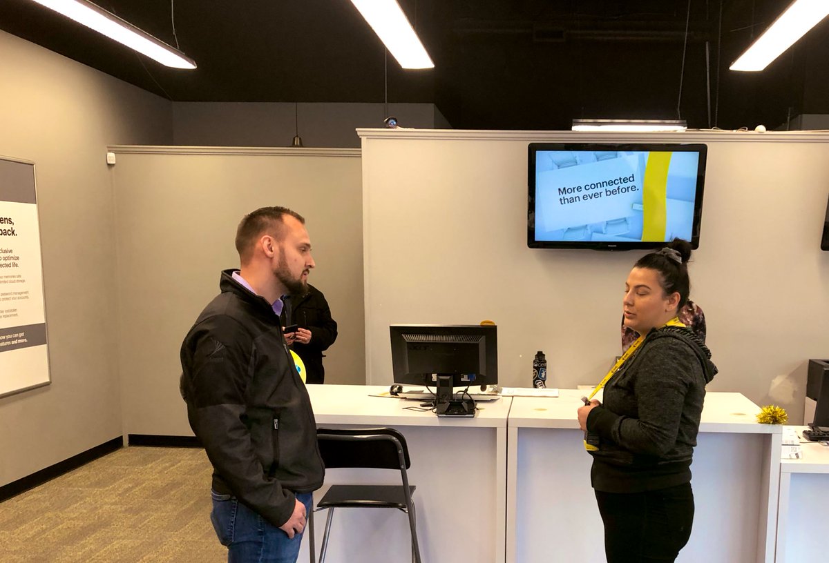 JamesLeeWW's tweet photo. 🌡  #Thermometer #SSS ready w/Store manager Caylee &amp; Joseph #FireInTheBelly #GrowthMindset w/the #XChart 👍👍

🗣 Rick Westerdale #AccountExecutive follow him:

@RickWesterdale https://t.co/sez693HpwZ