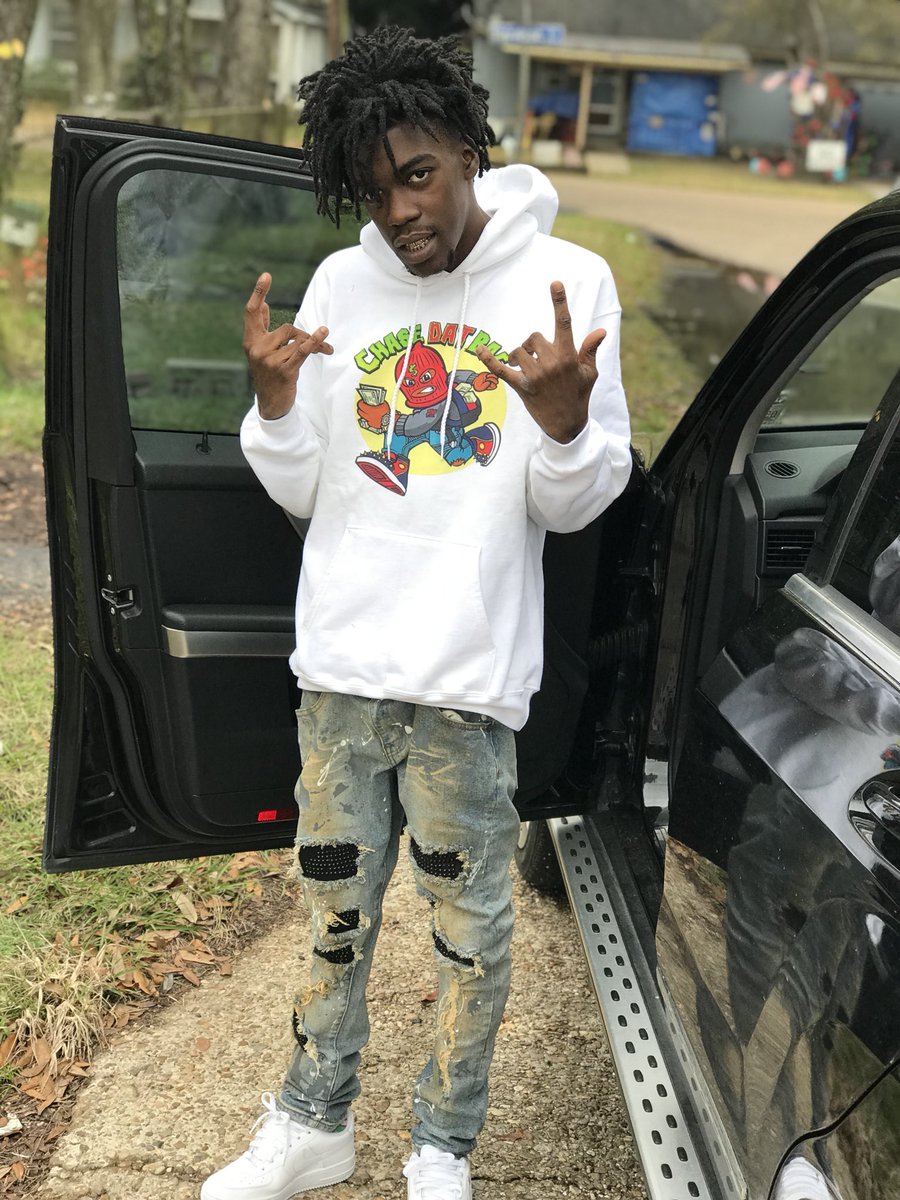 BabyJoeCDBG's tweet photo. #ChaseDatBag https://t.co/eZa4vNAYtq