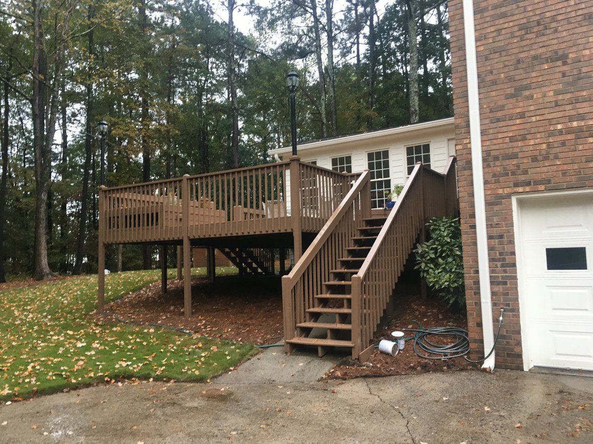 MelvinContrSvcs's tweet photo. This house located in Peachtree corner took a total of three days to finish. Some of the services provided to this house were #pressurewashing, #windowglazing, #caulking, #paintshutters, #painttrim, and #trimrepair. Call us today for your free estimate. https://t.co/YgyBFWDq6z