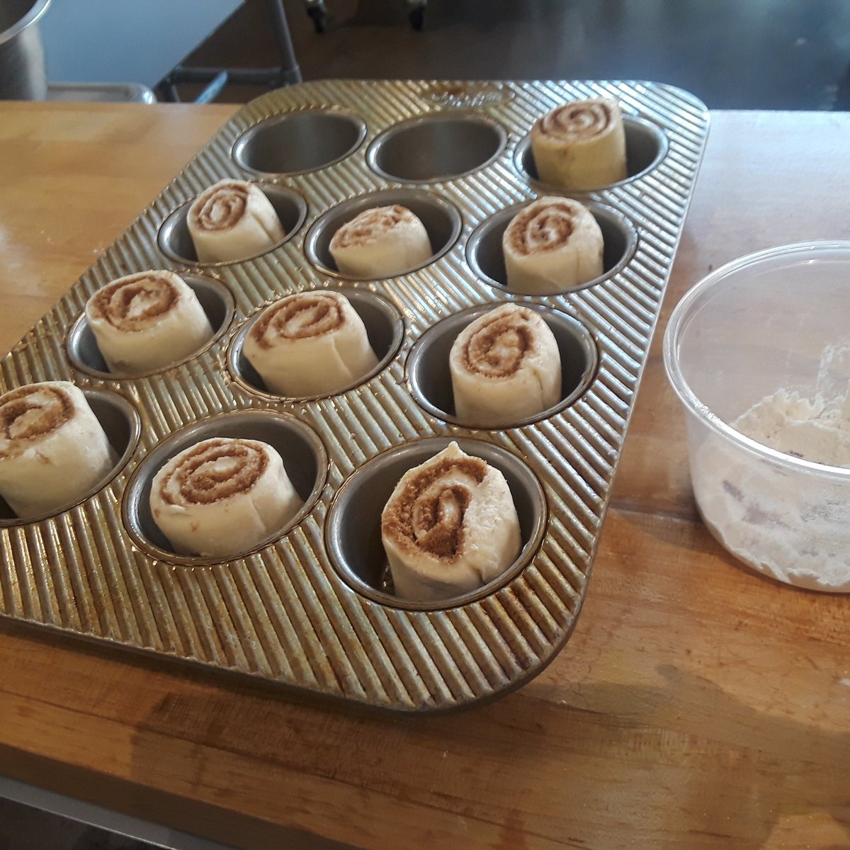 AshleyForest16's tweet image. #cinnamonrolls #frenchbaking #crossiants101 #crossiantdough @Sur_La_Table