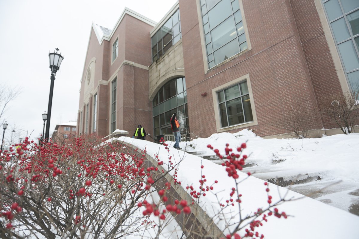univofscranton's tweet photo. Time to salt! #ScrantonWinter #ScrantonIntersession #WinterStormHarper https://t.co/cRxW5Dub2Y