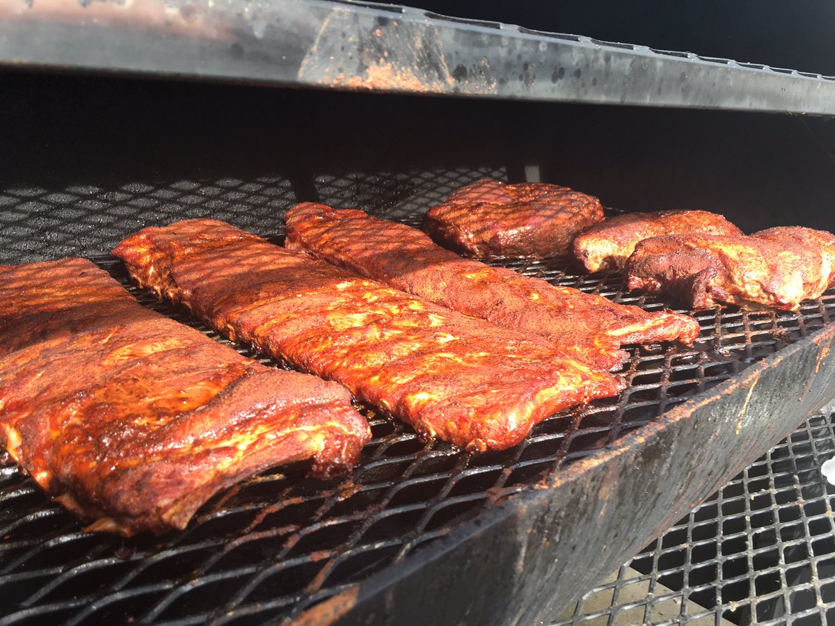 TheHugWhisperer's tweet image. Hmmm tell you what... if I could get a #hug from @elonmusk I’ll smoke him some good ol bbq on my @LangBBQ_Smokers 48 Patio. This goes for you too @JohnLegere #CookinOnALang thehugwhisperer.com