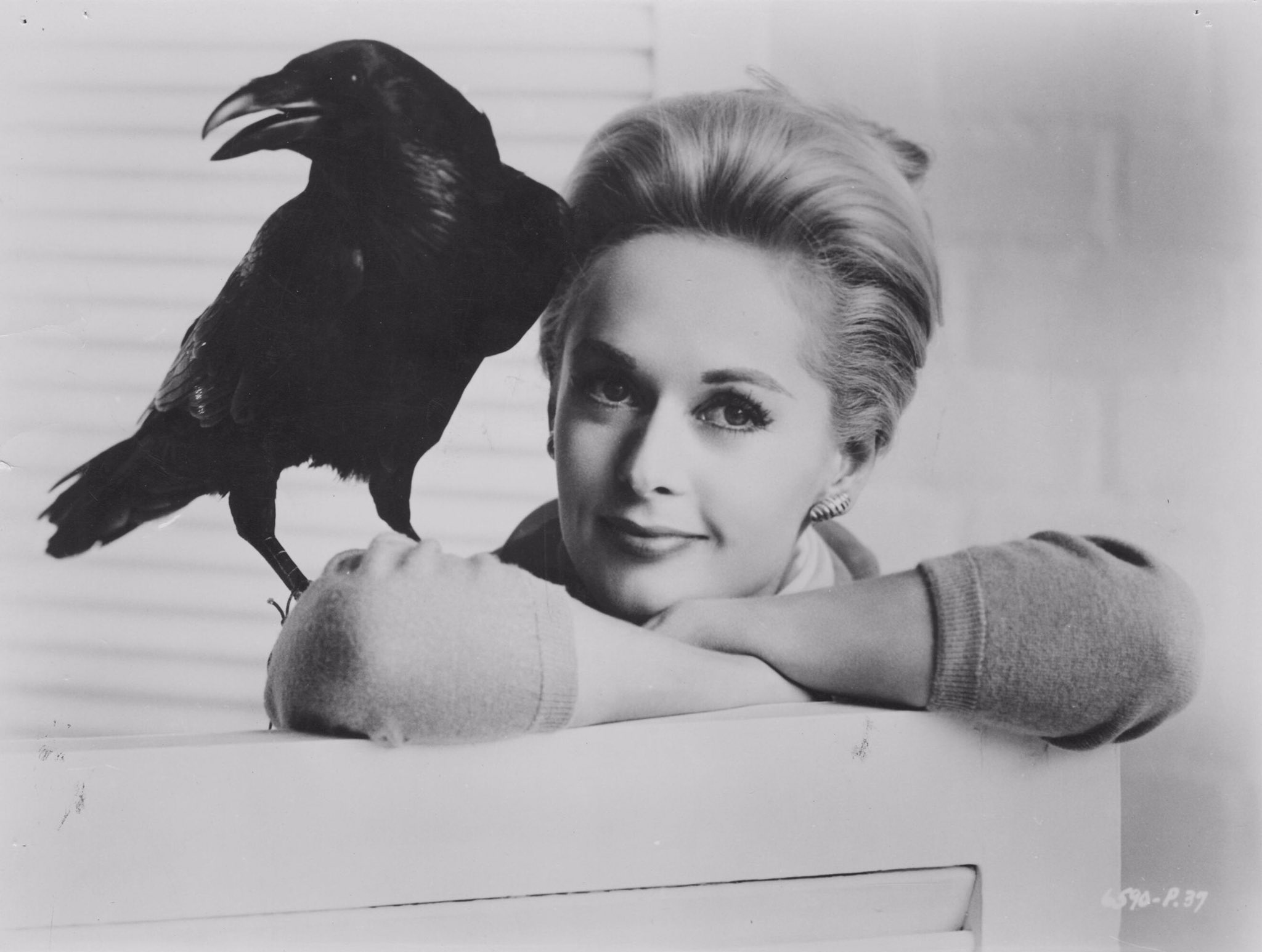 Happy 89th birthday to Tippi Hedren! 