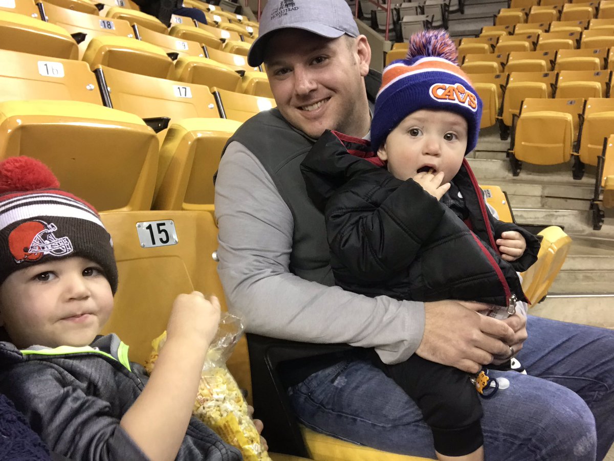Mmgaskin8's tweet photo. The boys got to watch their first live college basketball game and we got to see @kamg1bson play! Such a great day! #kingconor #colinmatthew #conorwasREALLYintothepopcorn #kamhad20 #ushistoryforlife https://t.co/TQdGT4rpmu