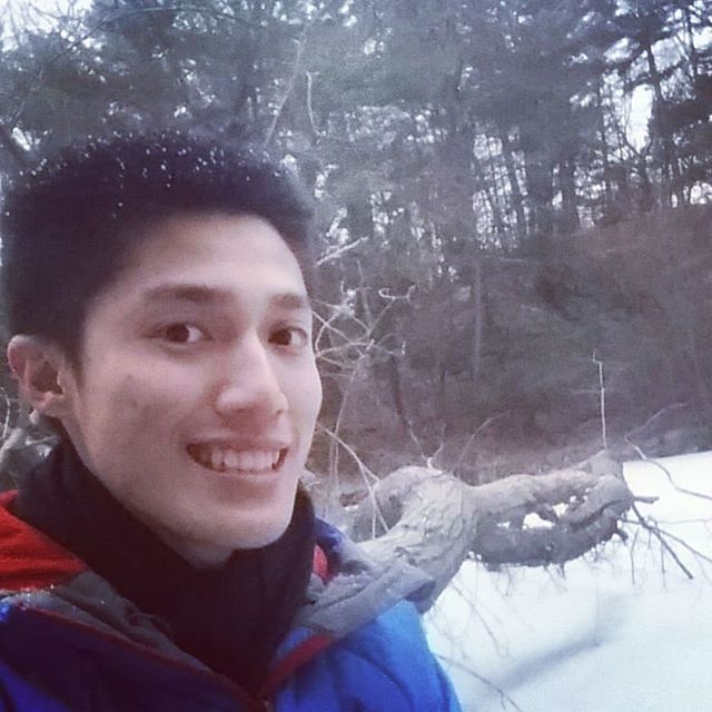matthomusic's tweet photo. #chilling on a #frozen #pond #retreat #newengland #imhere #berklee #winter 😎 https://t.co/UX0YnGCwXD https://t.co/XNyYruNYUg