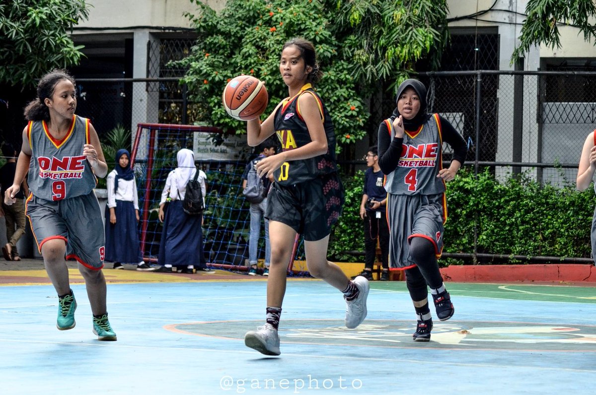Lead 37-2 @faniarimbiii with 14pt, 7stl, 4ast, 3pm and 6reb bring hexa to the final party @nsccupxv 
#hexabisa #kasihyangterbaik #sman6depok #nsccup 
Photo by. <a href="/ganephoto/">そらごん</a>