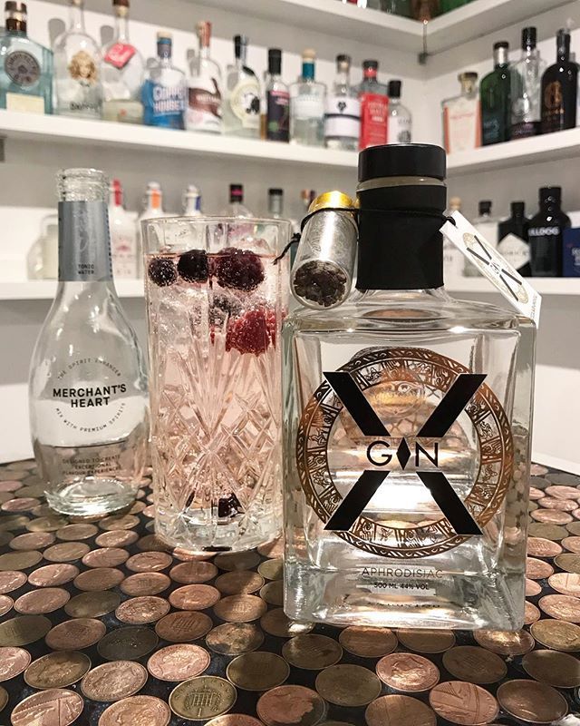 theginbandits's tweet photo. @x_gin Saturdays. We wish they made larger bottles of this great gin. Everyone loves chocolate
.
#chocolategin #xgin #gin #theginbandits #ginandtonic #gintonic #ginblogger #ginblog #ginlife #ginstagram #ginlover #ginlove #ginfans #gincollector #gincollection #ginsofinstagram… https://t.co/Zi2QuoTG2v