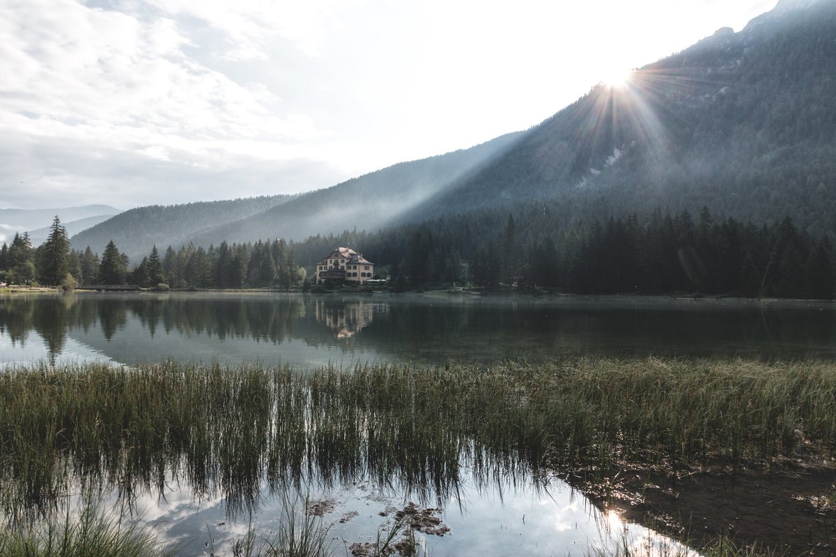 CamGear_'s tweet photo. How would live here? 🏞

#house #lonely #peace #peaceful #loch #lake #forest #trees #hill #mountain #fog #mist #cloudy #water #sea #everglade #reflection #sunny #nikonphotography #canonphotography #leica #sonyalpha #camgear #photooftheday https://t.co/c9E9uexOB0