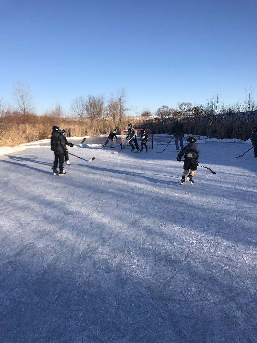 Gkalbs99's tweet photo. #HDM19 @Buccigross 2 ponds, 1 mite practice... Hockey Day Minnesota https://t.co/0rMa4mbBjT