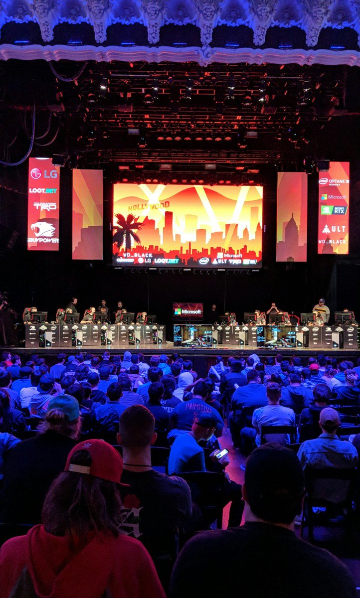 omglazerkittens's tweet image. Why isn&apos;t it on the big screen? I literally have no idea what is going on. #IBPMasters @iBUYPOWER