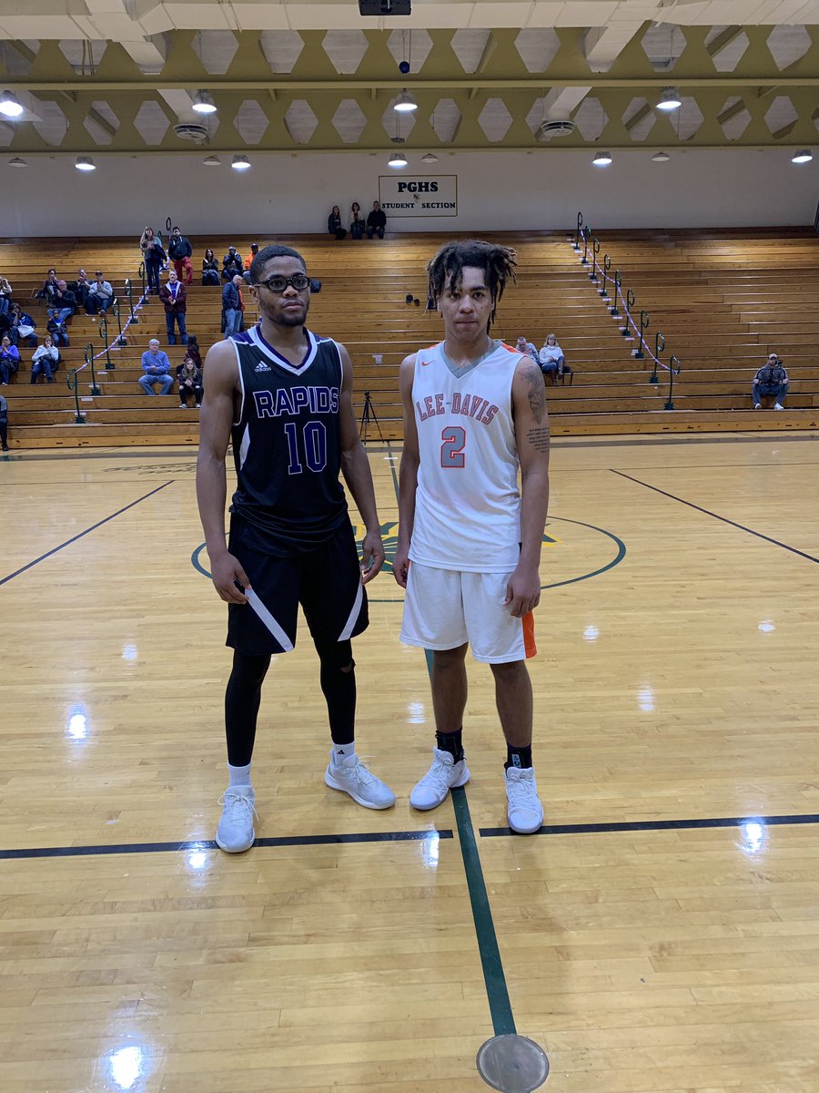 PGRoyalsBBall's tweet photo. James River defeats Lee-Davis 72-60 in our first matchup today. Our players of the game are Jalen Jordan (JR) 17 pts &amp; Elijah Jones (LD) 13 pts https://t.co/tkGNKEFtDW