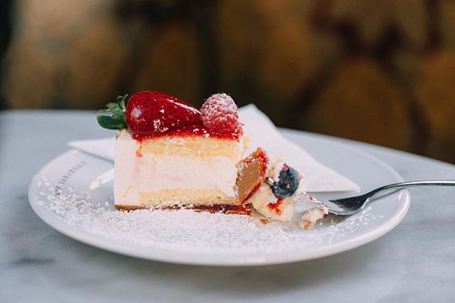CafeSabarsky's tweet photo. A delicious high-protein, low-fat alternative to soft cheese and yogurt, the extremely versatile quark cheese can be found in a selection of #desserts at At Café Sabarsky, such as #topfentorte and #topfenschnitte .
.
.
.
.
#cafesabarsky #kurtgutenbrunner #austriancoffeehouse #kaf https://t.co/QavCwYrEEZ