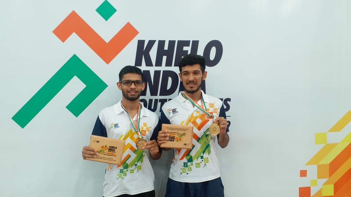 <a href="/Manushshah12/">Manush shah</a> and <a href="/IshaanHingoran1/">Ishaan Hingorani</a> of Gujarat claimed the Gold Medal in under-21 Table Tennis Doubles event at the ongoing <a href="/kheloindia/">Khelo India</a> Youth Games being played at Pune. Manush Shah has also entered in singles final which will be played today. 
Congratulations #chalopingpong
