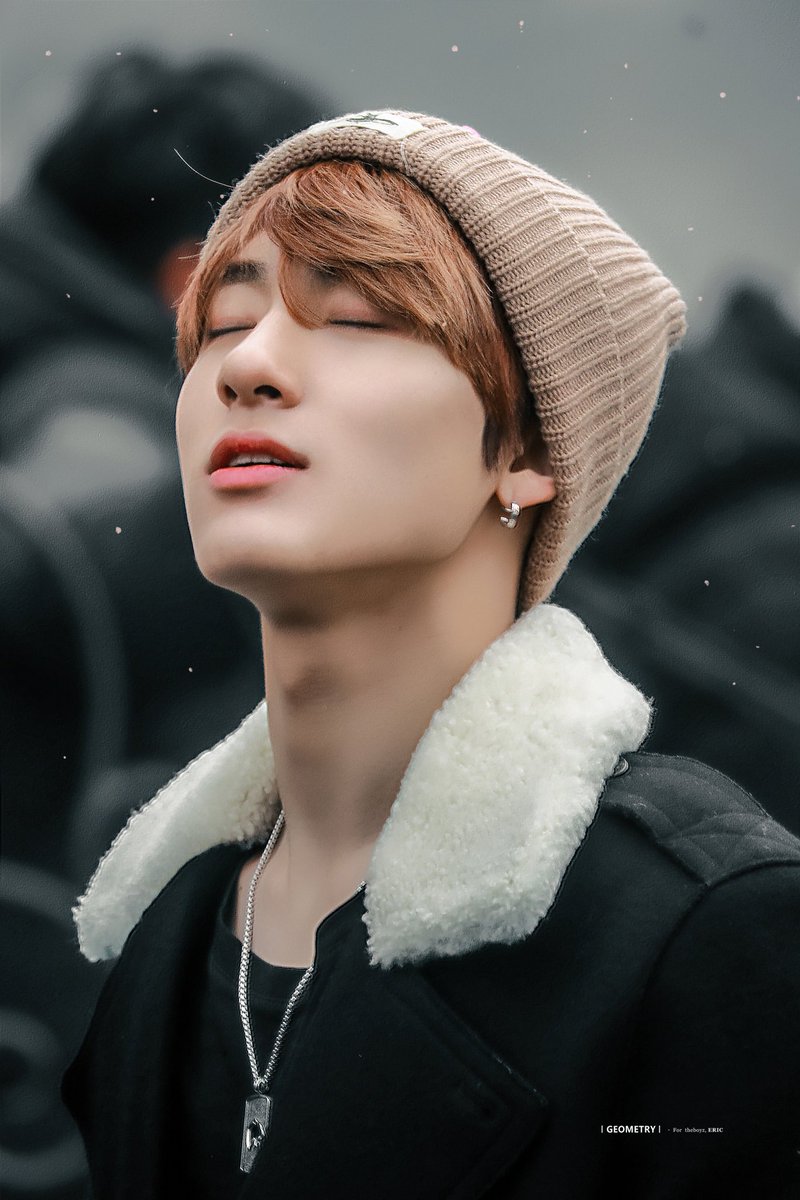 ITheBoyz_ITB's tweet photo. Memandang                Aduh
Masa depan                Kelilipan dosa https://t.co/sWpkP4jMBm