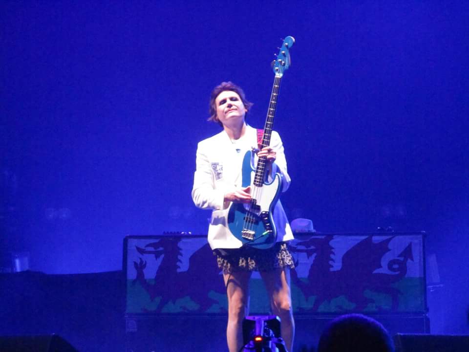 Happy Birthday to this gorgeous soul...The lyrics, the legs, the legend that is Nicky Wire... Stay Beautiful  
