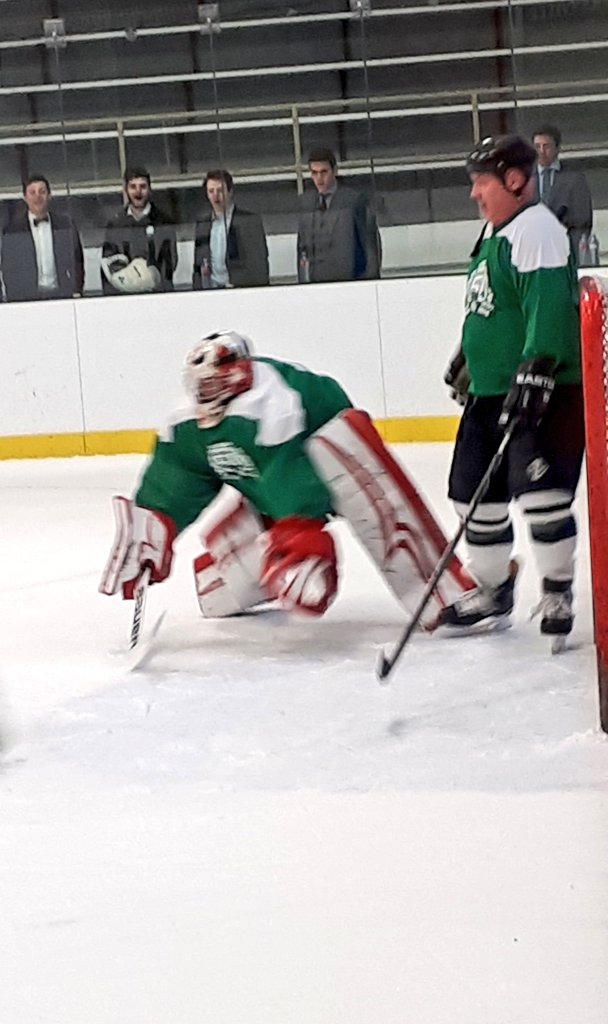 Lucan_Irish's tweet image. More Alumni Day shenanigans
from @JakeERice2 your @Lucan_Irish Goalie Coach &amp;amp; Assistant GM.
#StopThem #Wall #Pipes

@PJHLYeckDiv @PrezLucanIrish
☘☘☘☘☘☘☘☘☘☘☘☘
