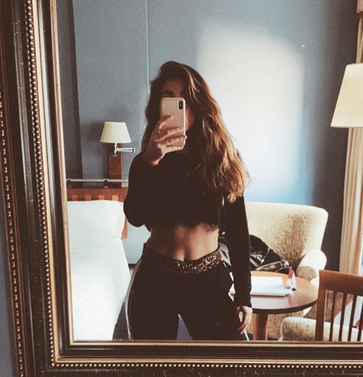 Ivana. (@hclpyourself) on Twitter photo 