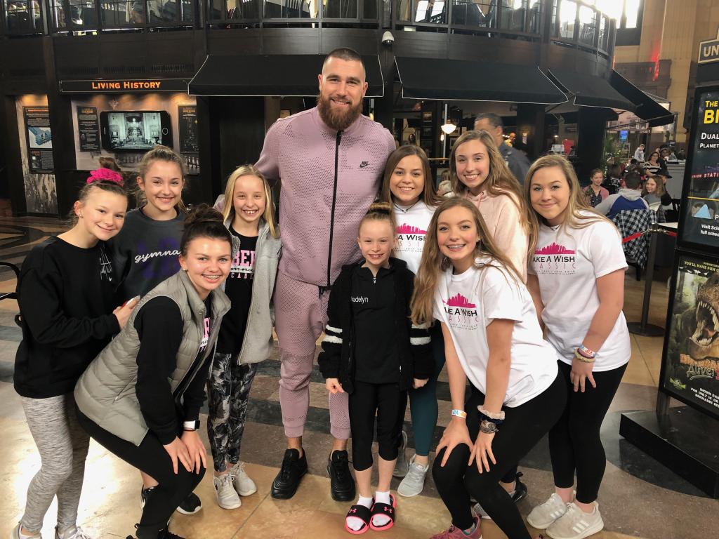 UnionStationKC's tweet image. It's a huge weekend for the @Chiefs, but he still took time out to show his support for the more than 1,300 young athletes competing in the Make a Wish Classic at Union Station. Thanks, @tkelce. A great gesture for a great event! #ChiefsKingdom #LetsRole