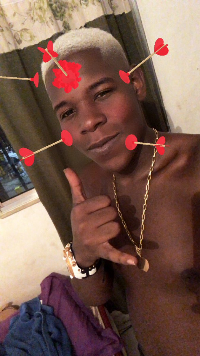 djjuninho22ofc's tweet photo. Boa noite 🤤😍 https://t.co/64Wr4c6CAs