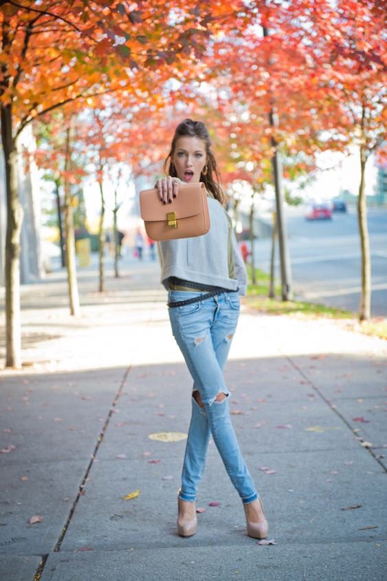 ℒαυяєℓ ℒαиᴄє (Parody) (@voixsonore) on Twitter photo 