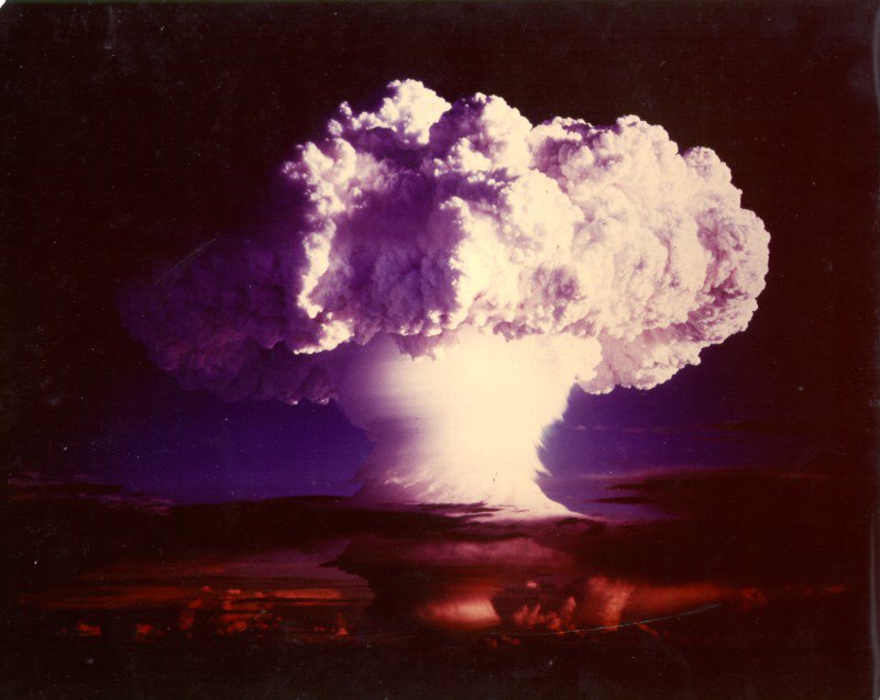 mariakzurek's tweet photo. Discovered by @BerkeleyLab in the fallout from the Ivy Mike nuclear test, fermium (Z=100) is named for the creator of the first nuclear reactor, Enrico Fermi. Although theoretically possible, a pure macroscopic sample of Fm has never been created. #IYPT2019 #ElementsOfBerkeleyLab https://t.co/eCPmM8Urmd