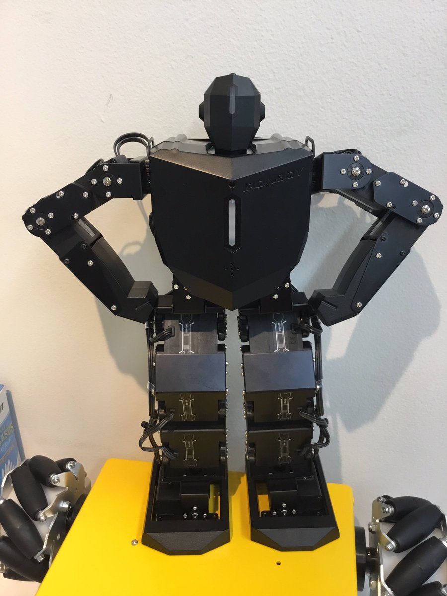 ロボットショップ V Twitter 今日のおすすめは 完成版 Ironboy Irh 100 16個のサーボモーター搭載の二足歩行ロボットです Androidアプリでスマホから操作ができ モーションソフトでpcによるプログラミングもできます 多色に光るledもカッコいいですよ