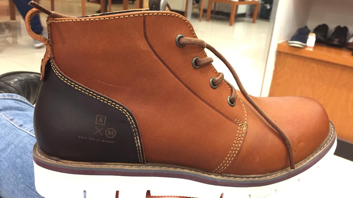 ChaveztLuis's tweet image. @alanxelmundo @ParunoSC hace unos meses vi que ya se podían adquirir en liverpool, no había tenido oportunidad de ir, quedo sorprendido la calidad y sobretodo el interior, son como tenis, así que las compre. Felicidades por tus logros. Saludos.